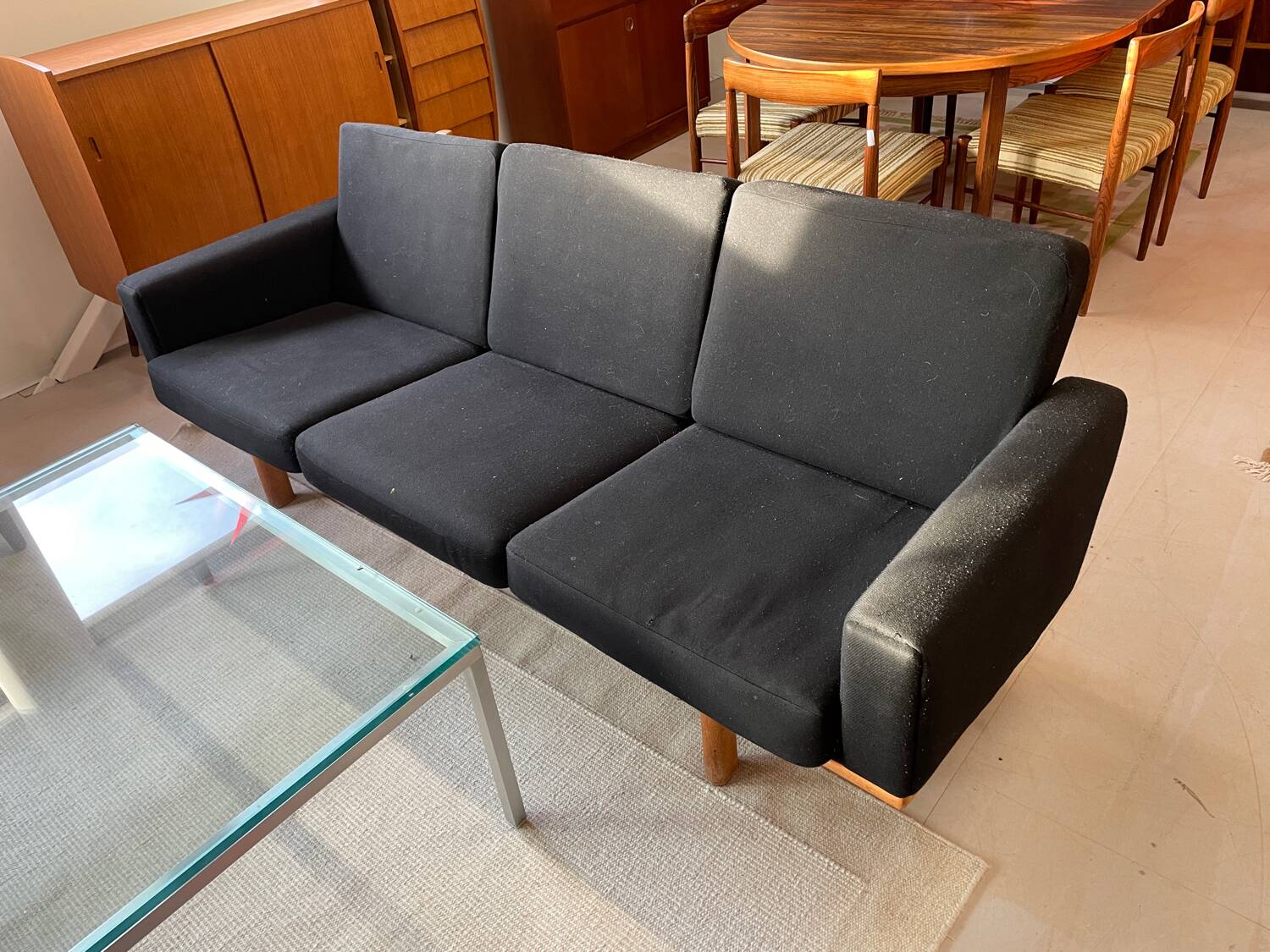 Scandinavian sofa "GE-236", Hans J. Wegner, Getama, Denmark, 1960