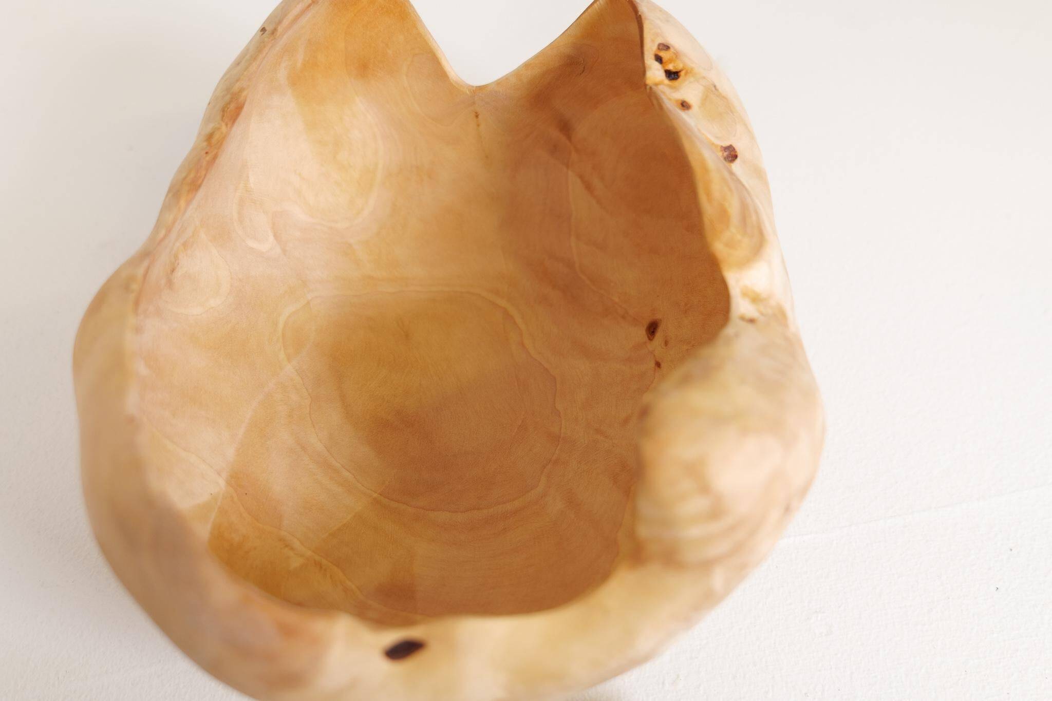 Scandinavian Modern Set of 2 Organic Bowls in Swedish Burl Wood, circa 1990s