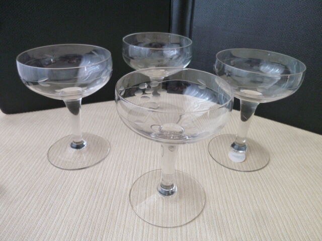 Set de 4 coupes à champagne vintage en verre meulé