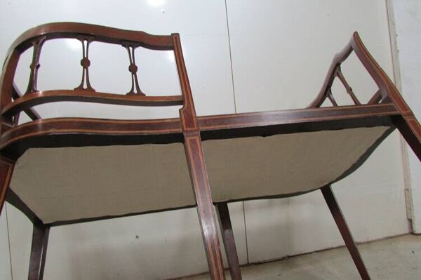 Banquette confident Art Nouveau