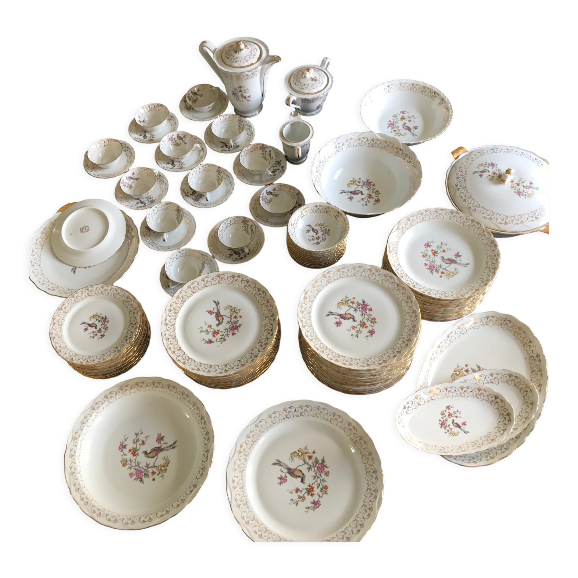 Table service set in Limoges porcelain 81 pieces