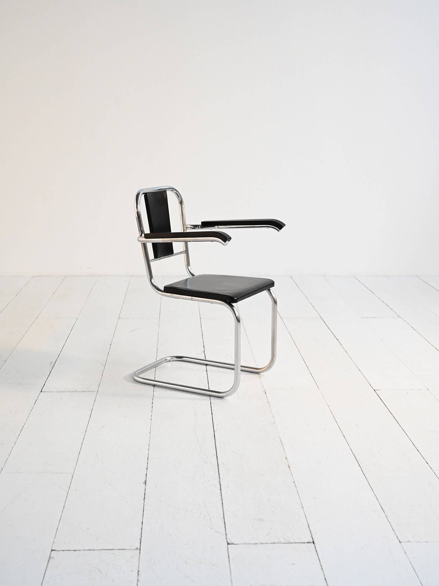 Scandinavian cantilever armchair in Bauhaus style, 1930s