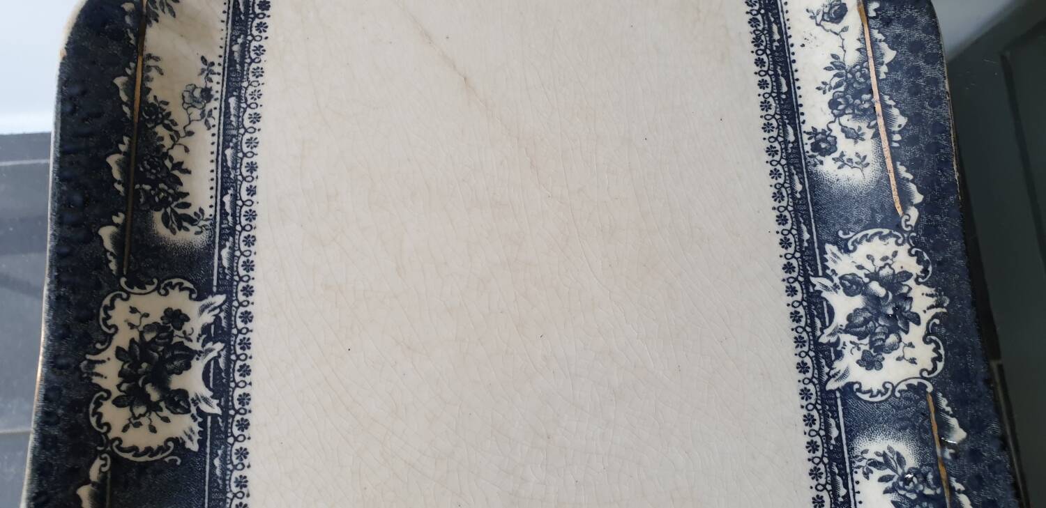 Sacavem rectangular dish circa 1900