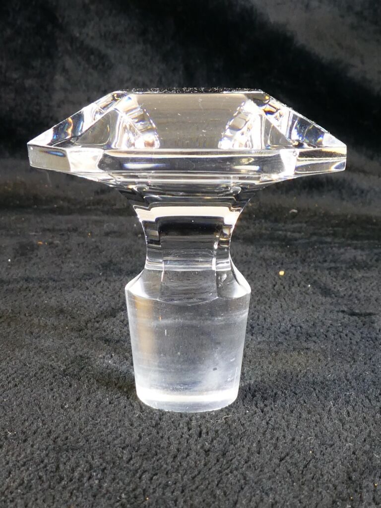 Carafe a whisky in crystal from Baccarat modele harcourt signed