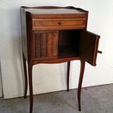 chest of drawers of vestibule where entrance hall