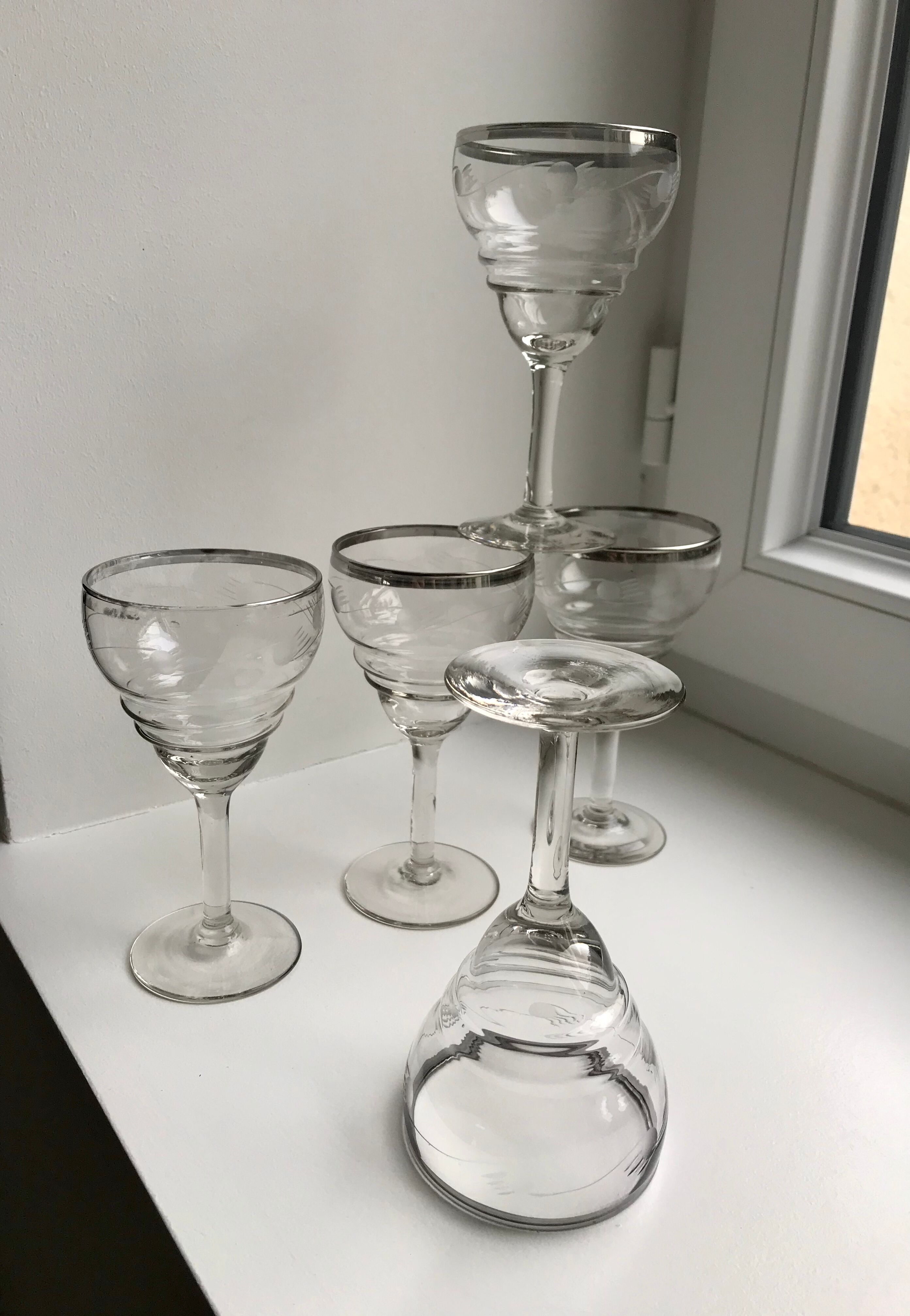 Set of 5 wine glasses in engraved crystal and silver edging 50s