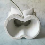 White ceramic hand lamp