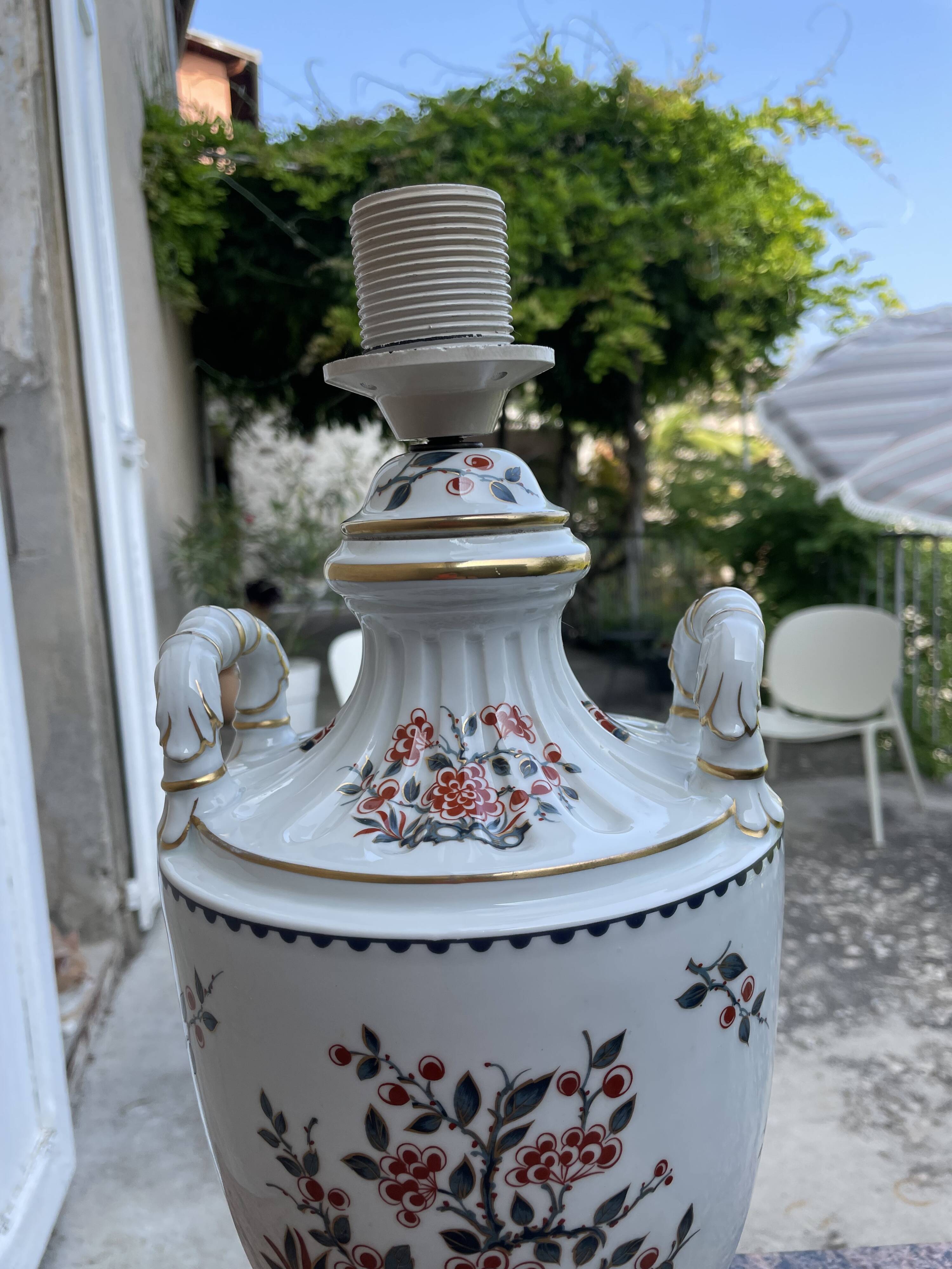 Important Paris porcelain lamp base