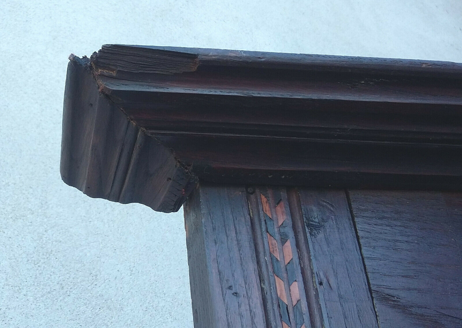 Breton entrance cabinet holder