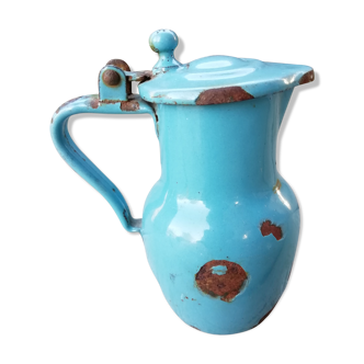 Enamelled sheet metal pitcher