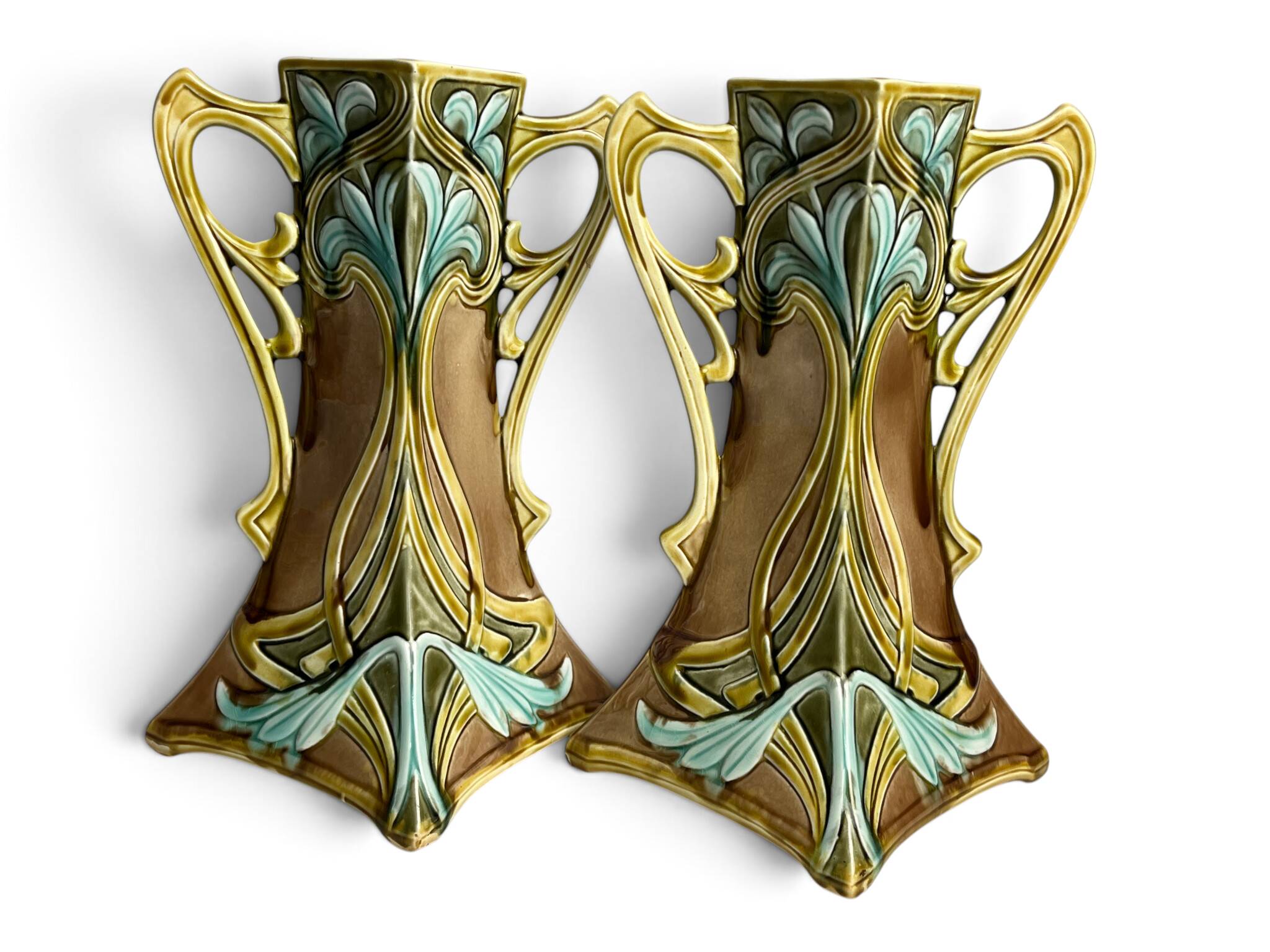 Art Nouveau, two barbotine vases from Onnaing around 1920.