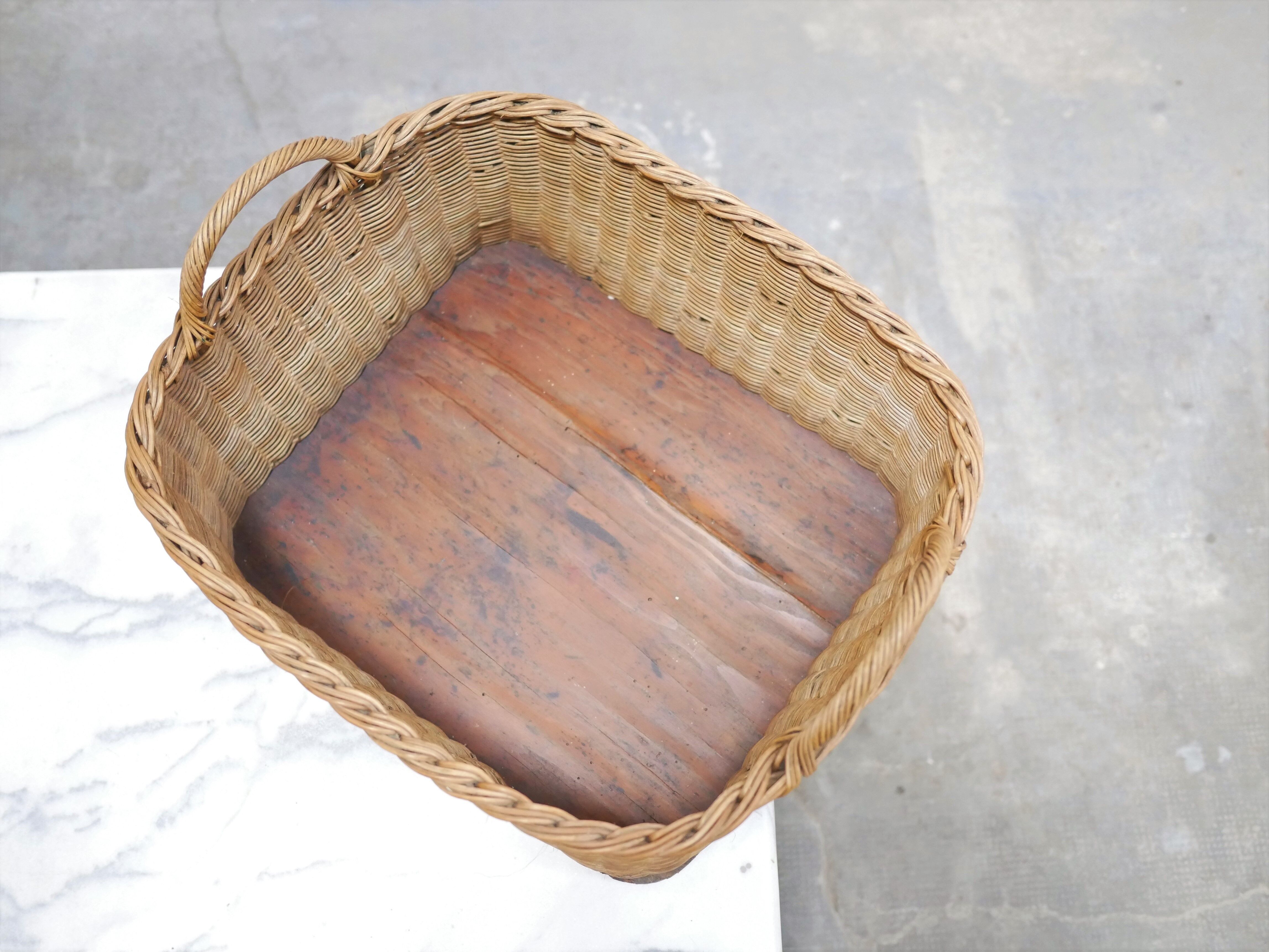 Panier vintage en rotin et en bois