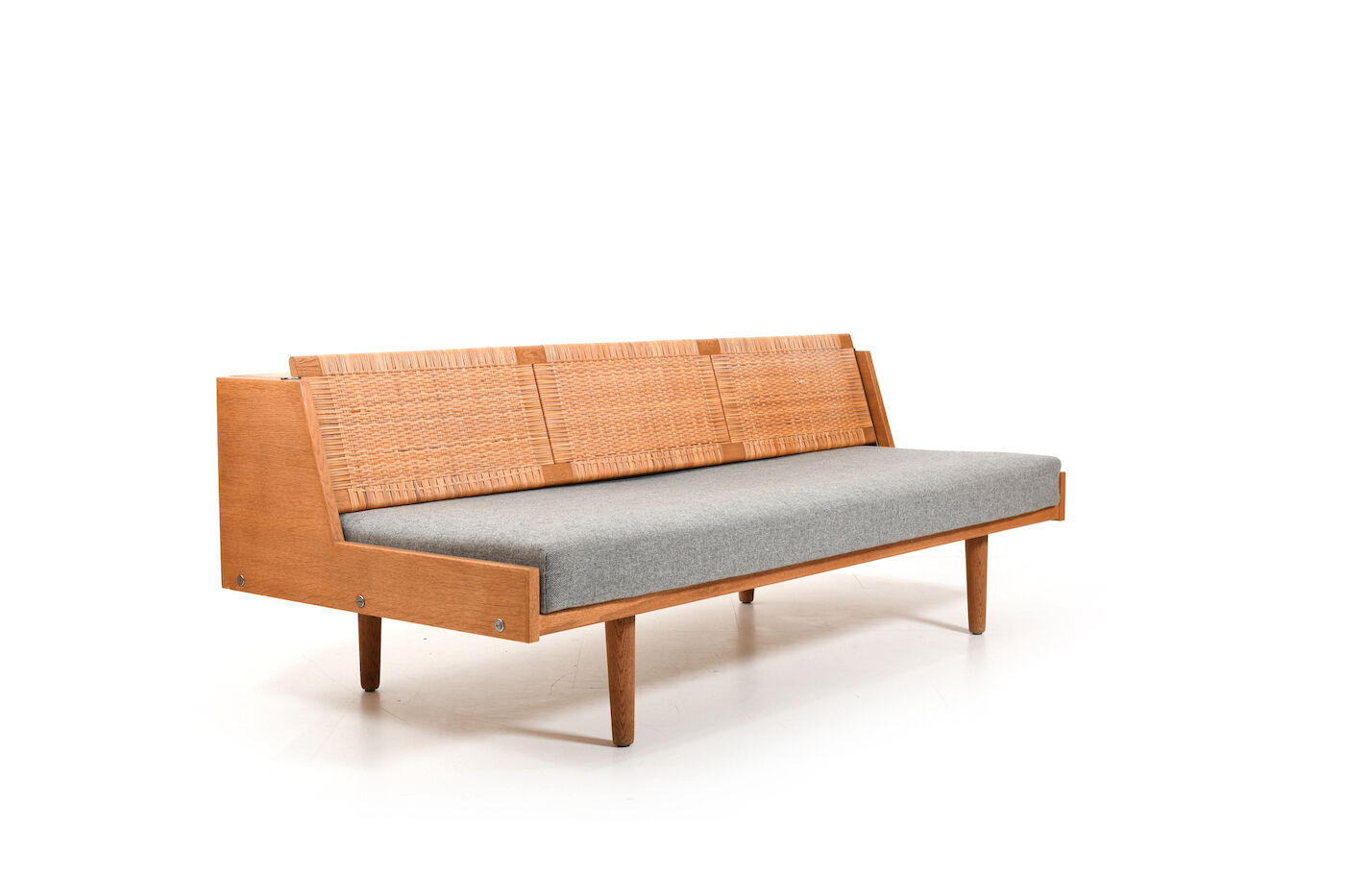Daybed GE-258 en chêne et canne par Hans J. Wegner