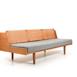 Early Daybed GE-258 in Oak and Cane by Hans J. Wegner
