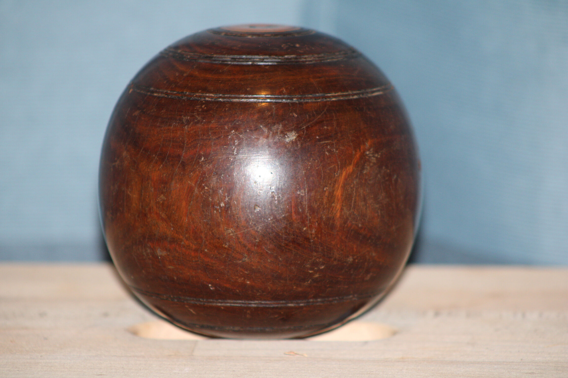 Boulingrin ball in Gaïac wood of 1,3kg