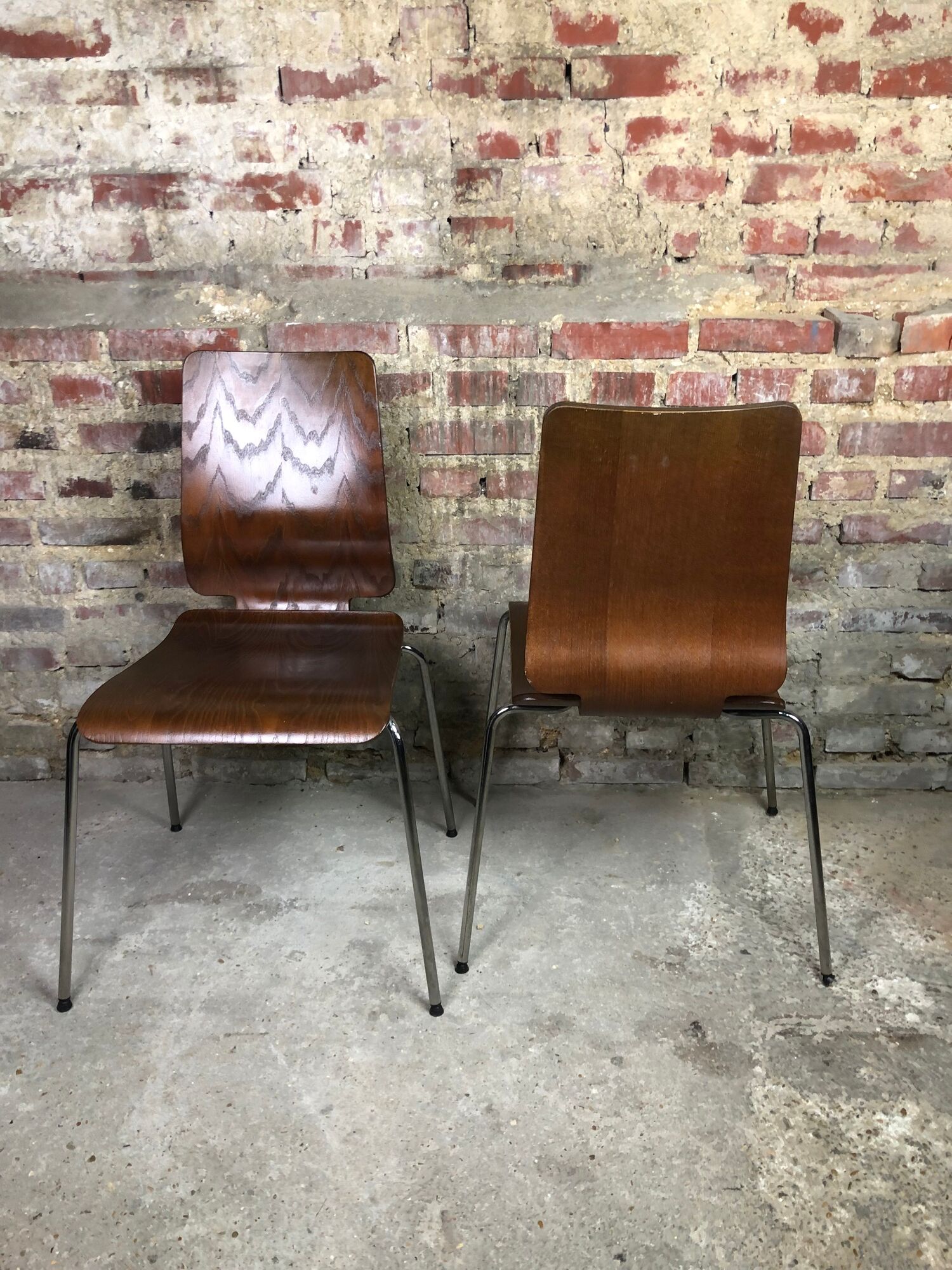Vintage Scandinavian chairs (series of 4) in thermoformed wood 1970