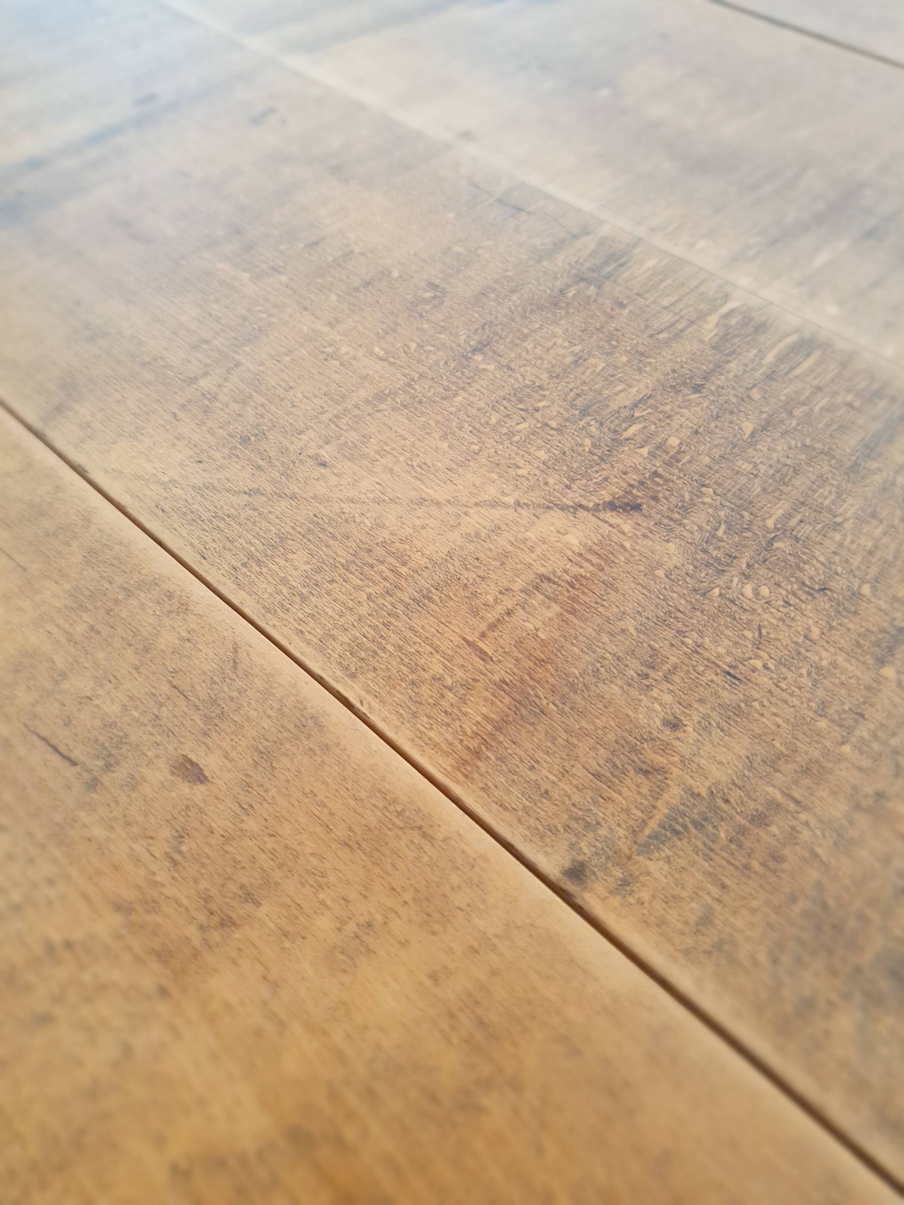 Drop-leaf gateleg table