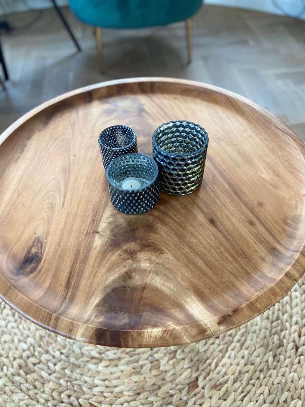 Round coffee table
