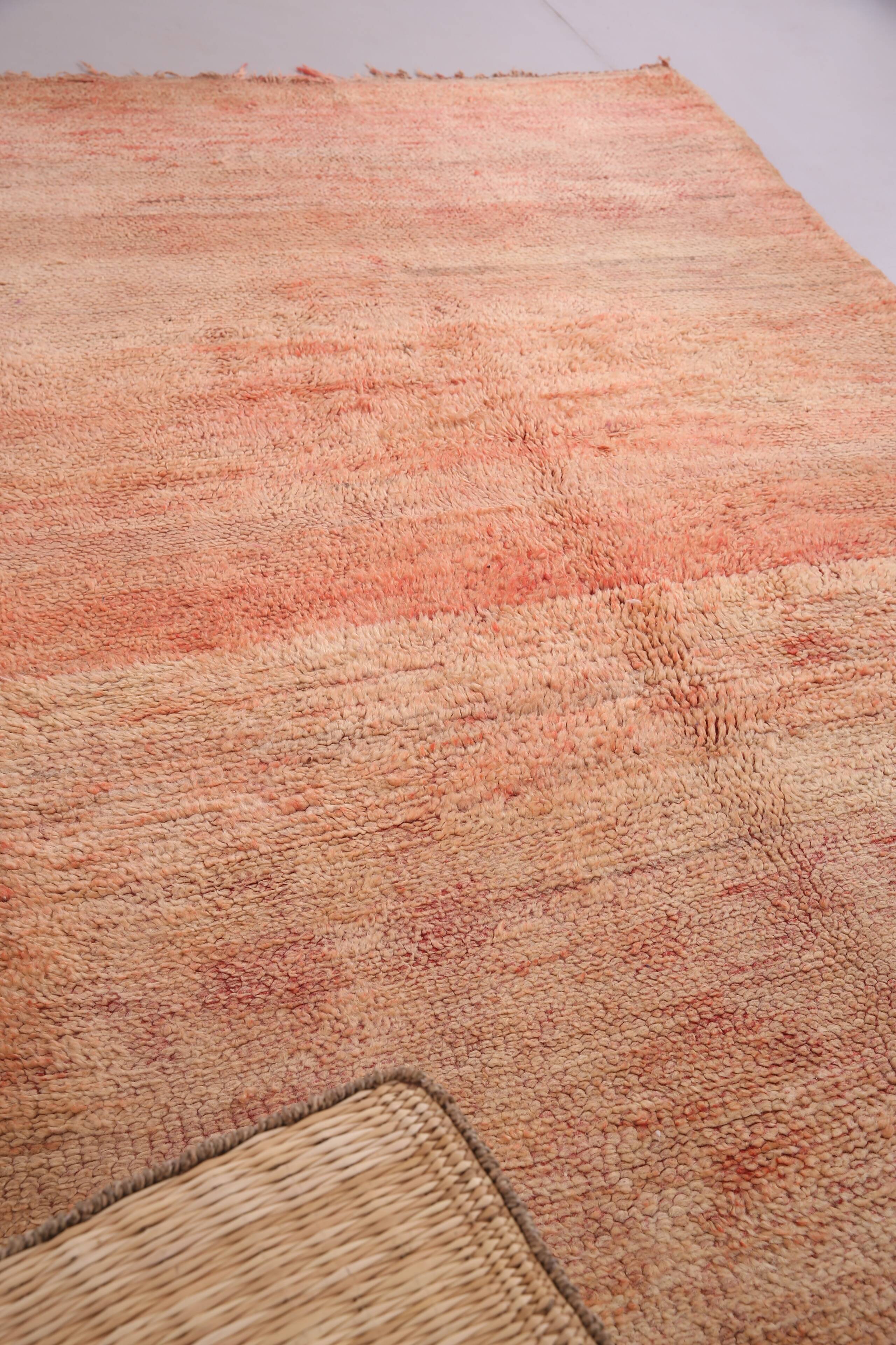Peach Vintage Boujaad Rug 178 x 284 cm - Moroccan rug - Handmade Berber Rug