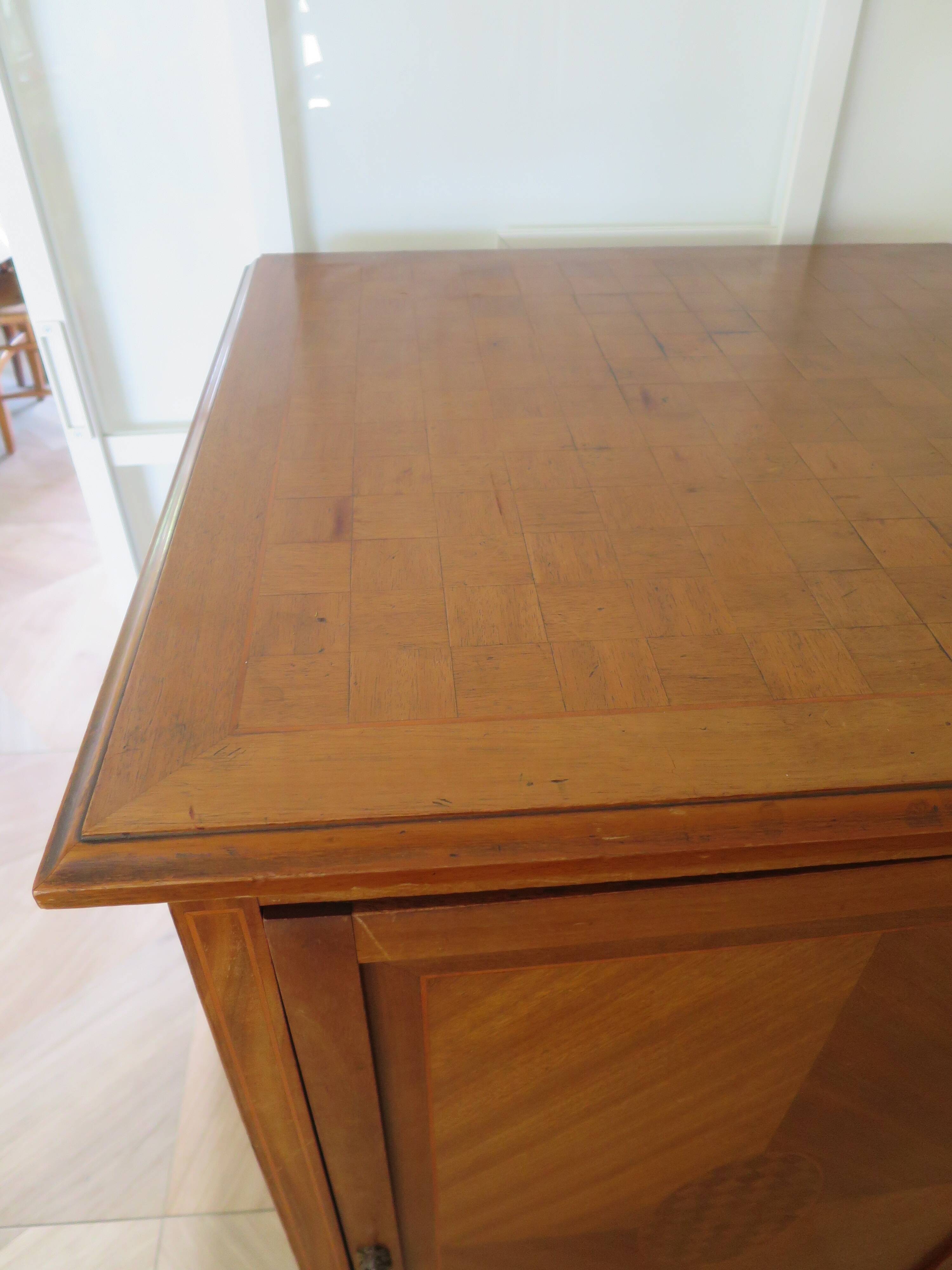 Buffet, bonnetière style Directoire