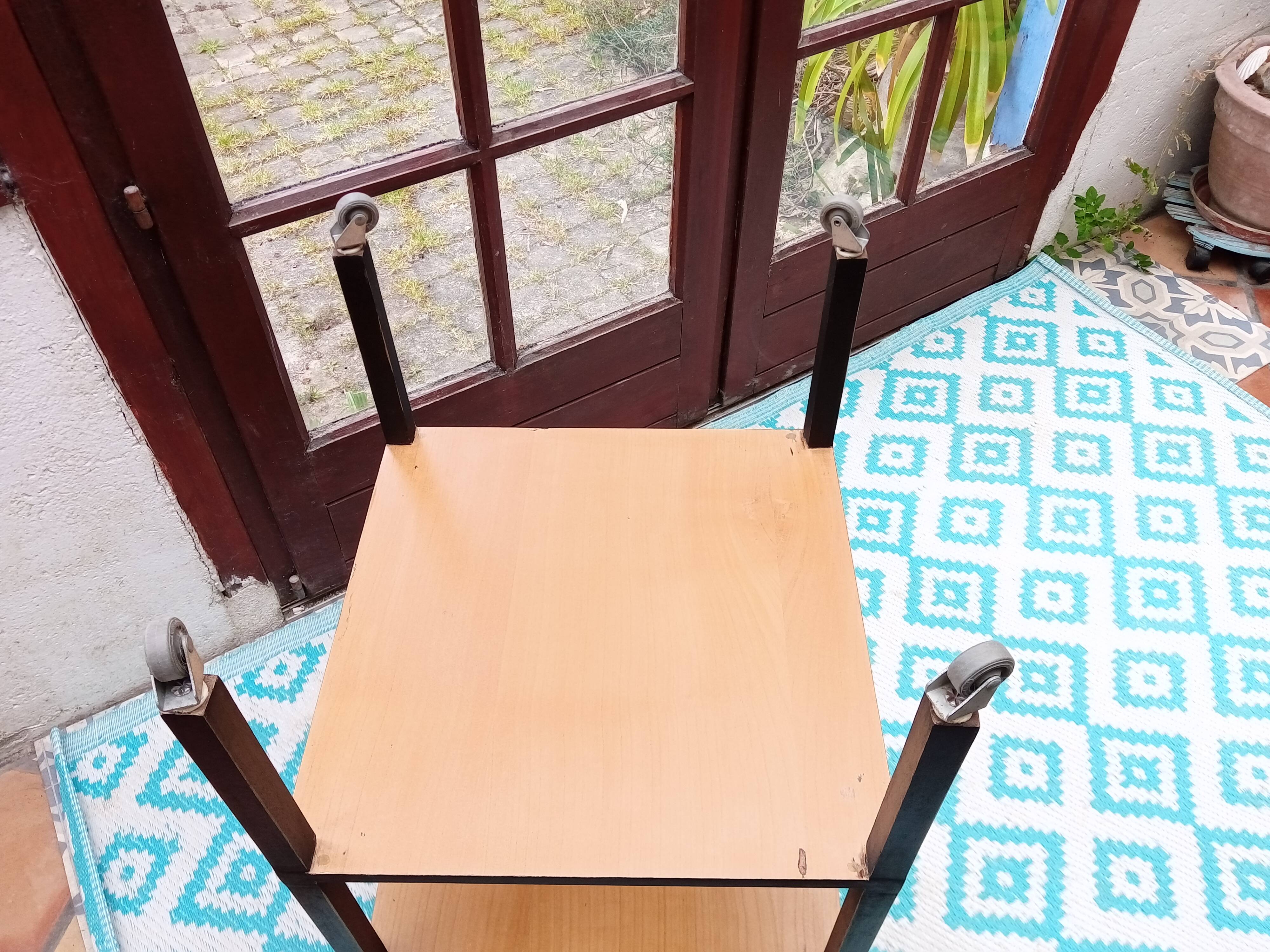 Serving table on casters