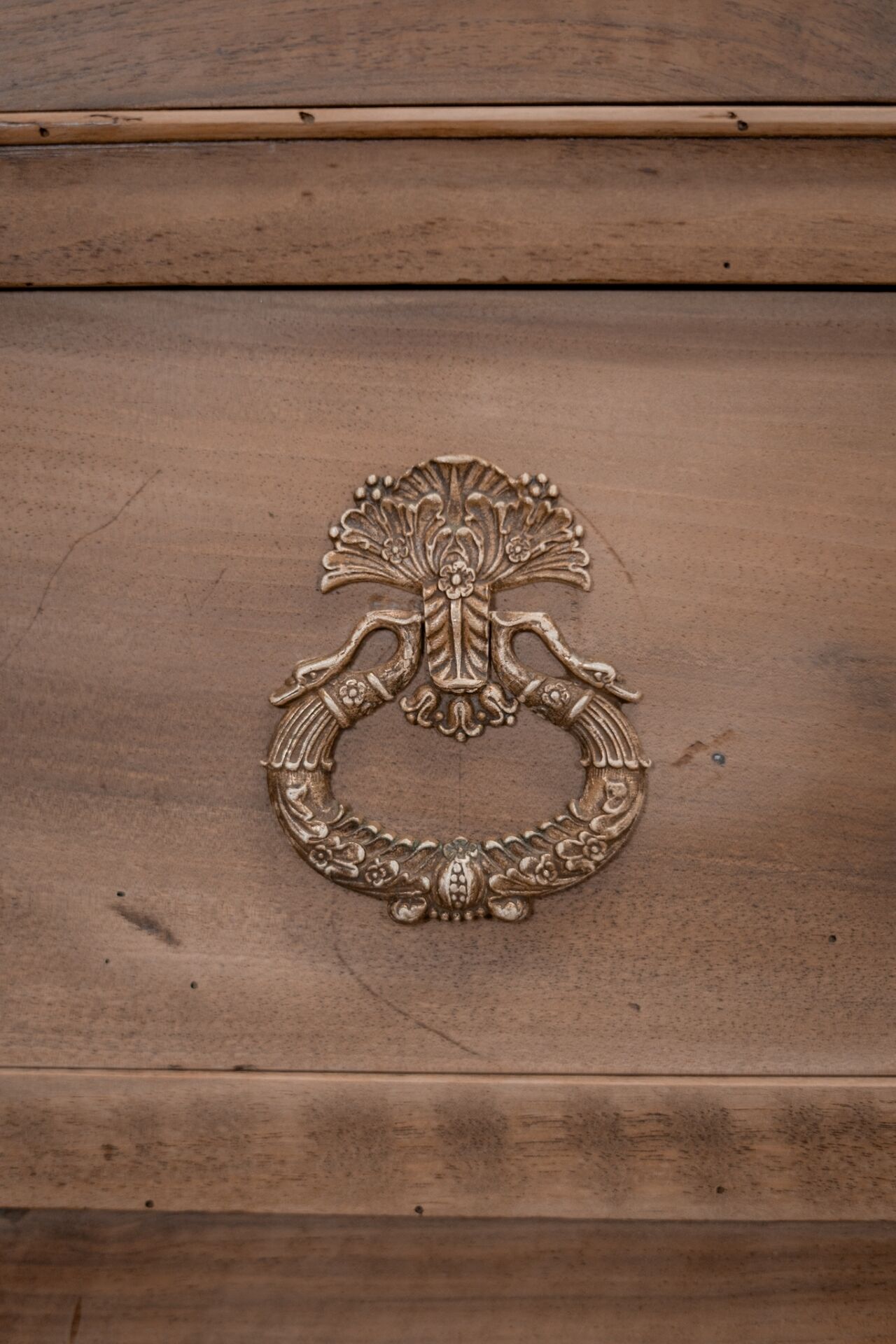Commode en noyer massif