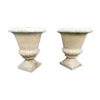 Pair of Medici planters in ancient cement stone