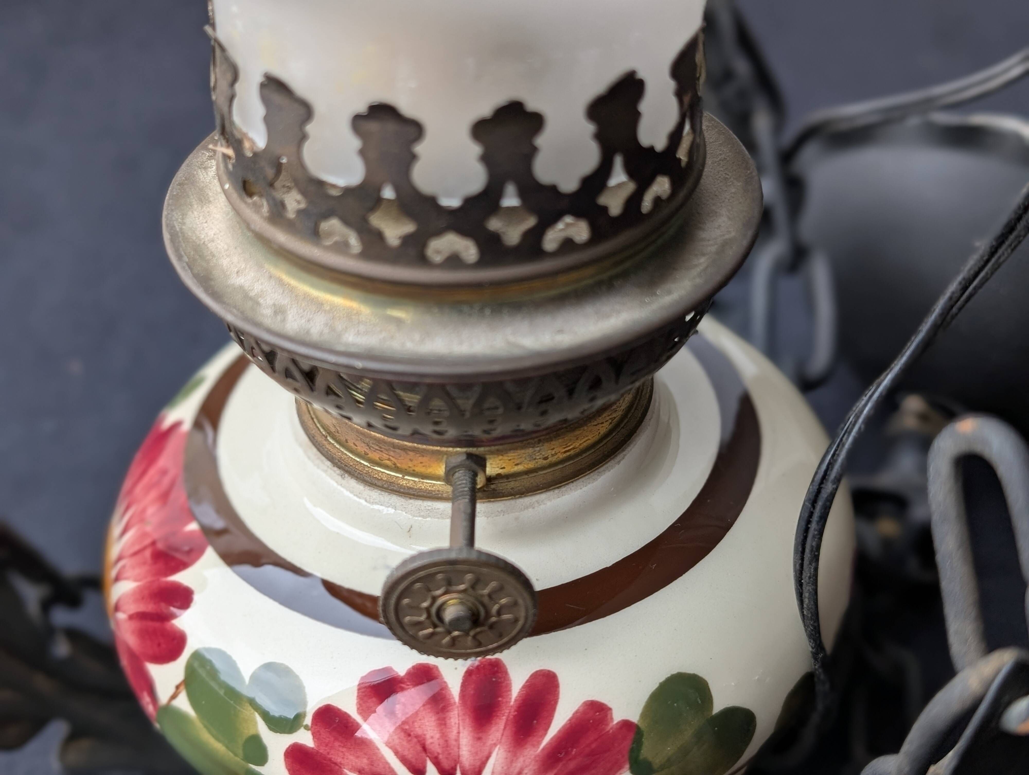 Vintage style suspension oil lamp.