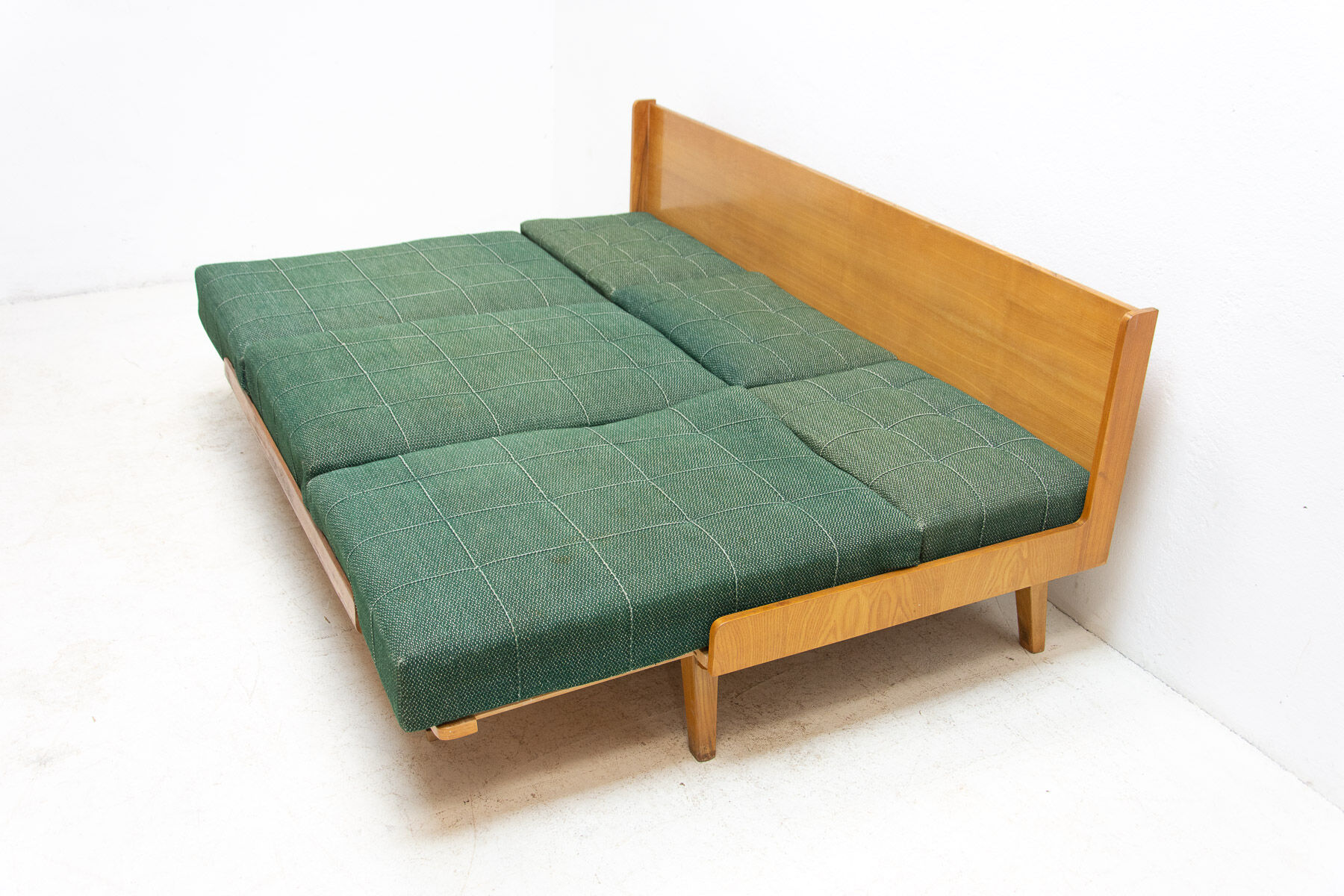 Canapé-lit pliant du milieu du siècle par Drevotvar, années 1970, Tchécoslovaquie