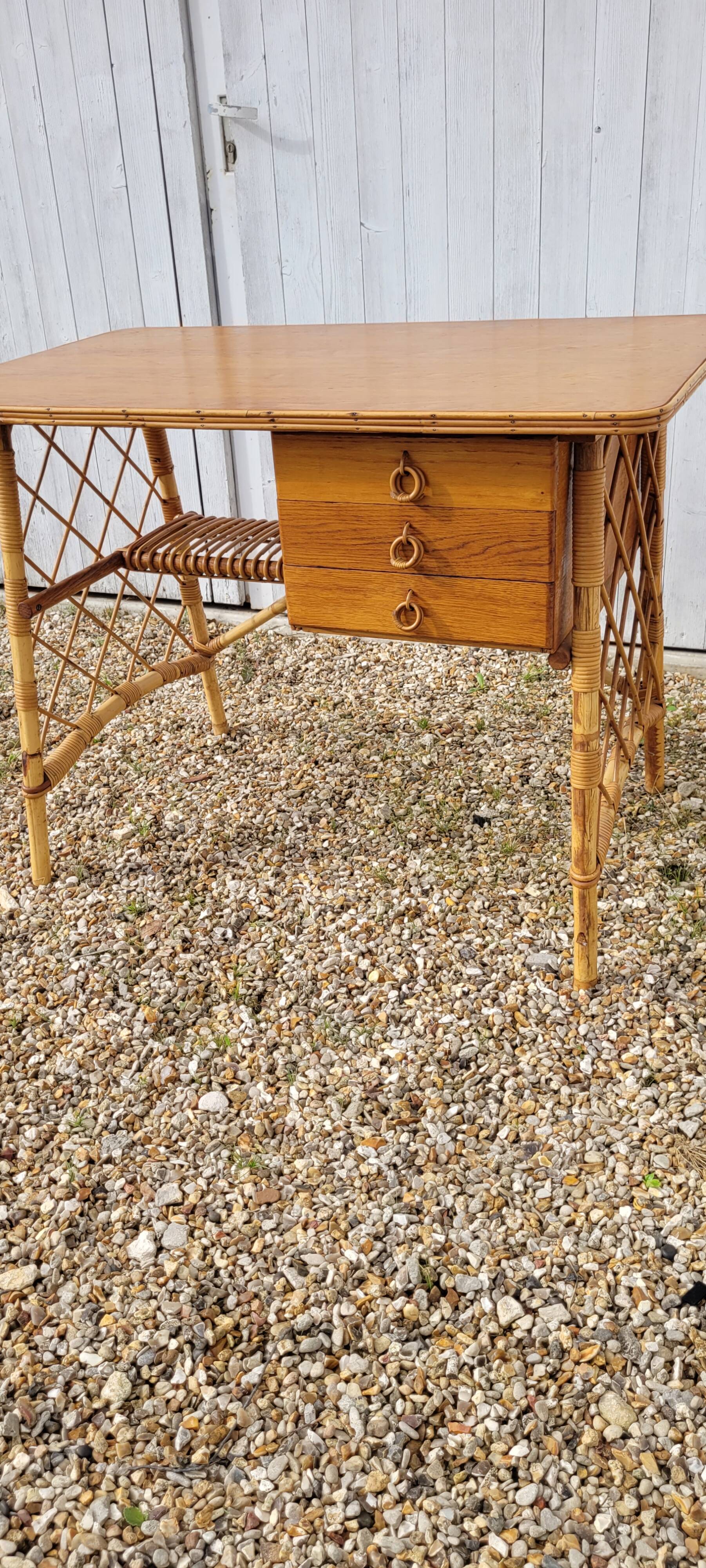 Bureau en rotin