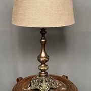 Lampe Renaissance. Bronze.