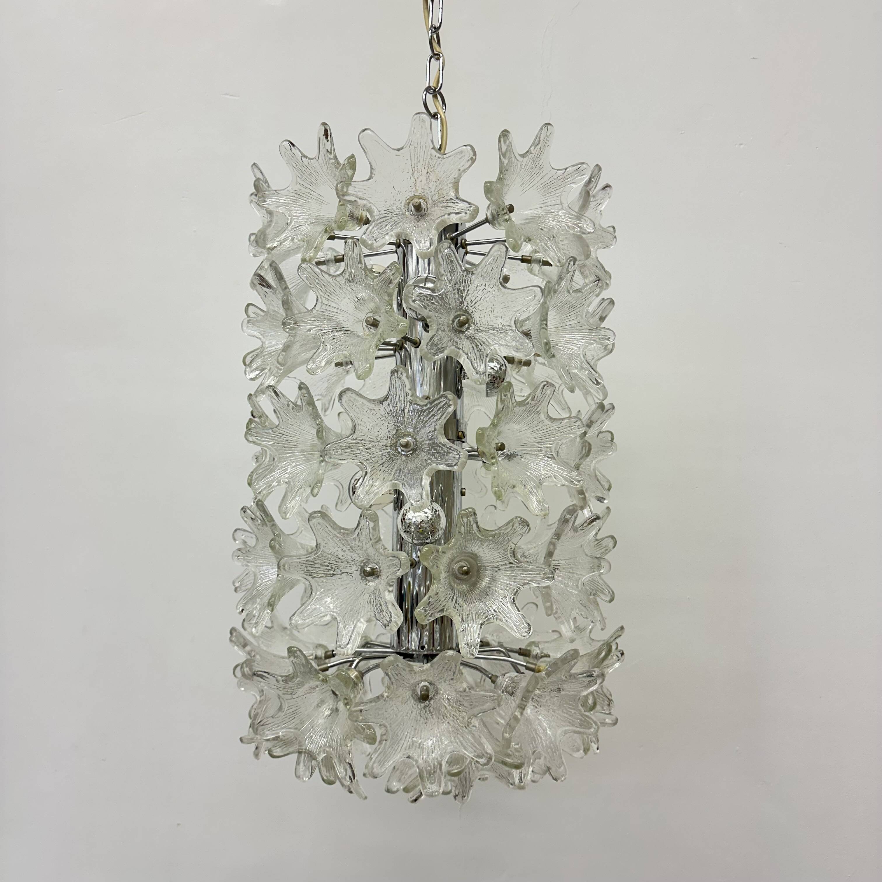 Spectacular Murano glass flower chandelier by Venini for VeArt, Italy 1970s