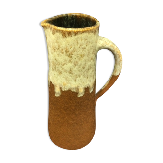 Accolay pitcher