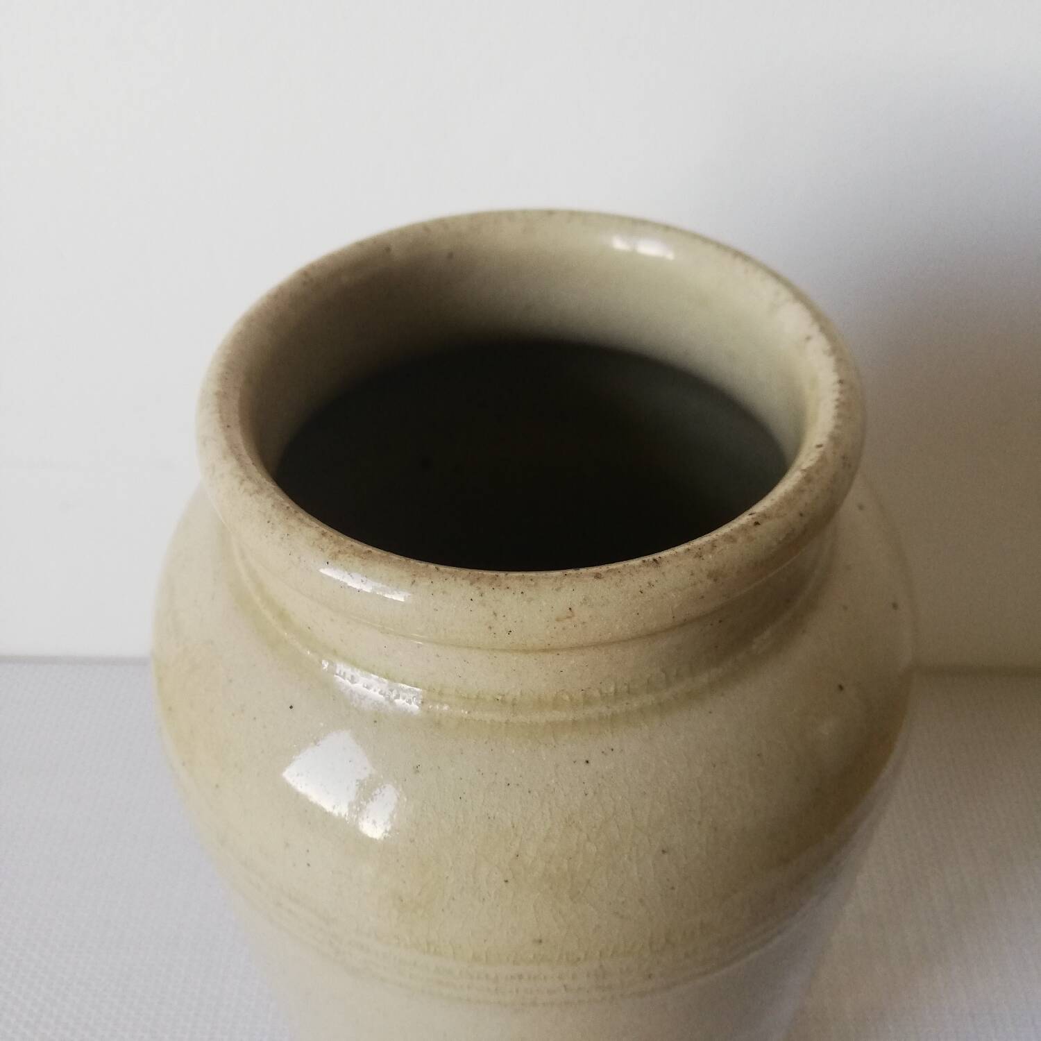 Stoneware pot