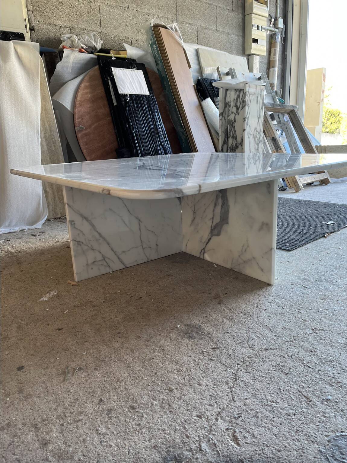 Table carrée 100% marbre calacatta