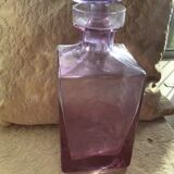 Liquor decanter with parma colored cap