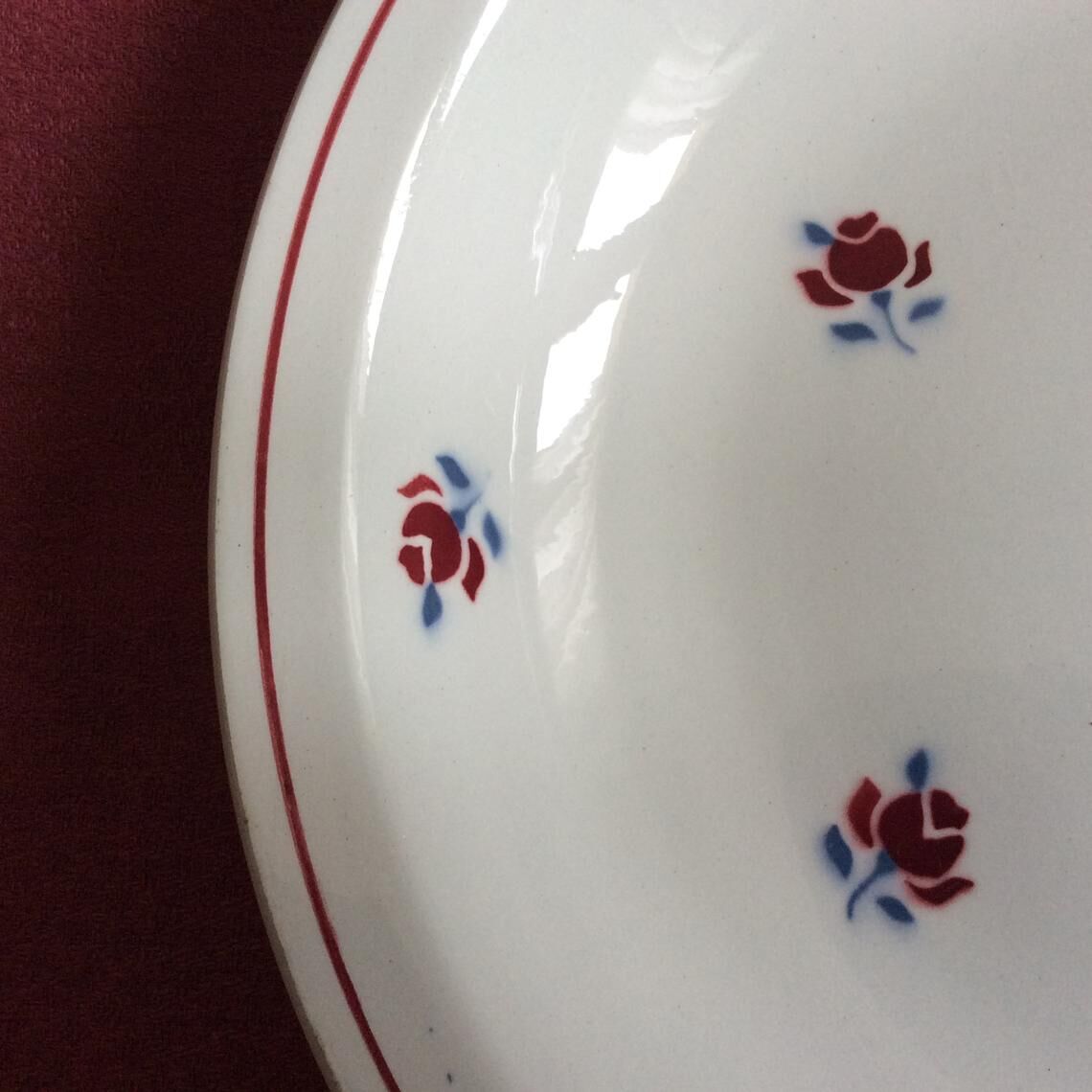 Rosette ceramic round dish