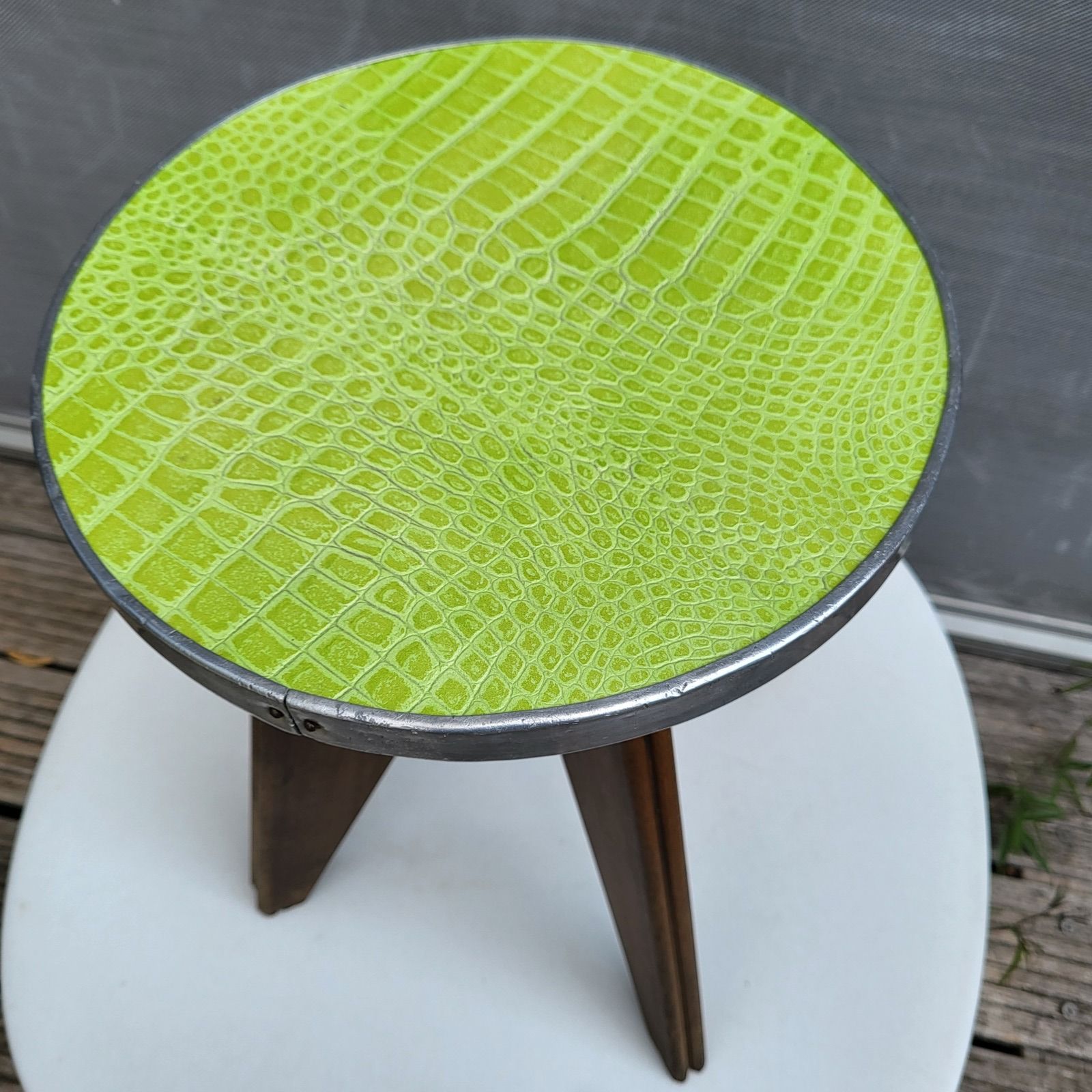 Vintage pop design stool 1950 • granny green leather