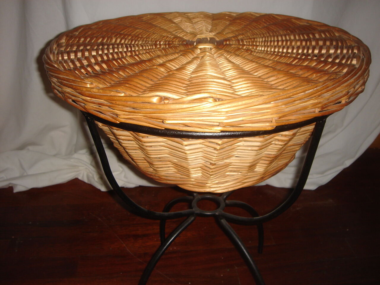 Rattan basket, wicker on foot tripod metal