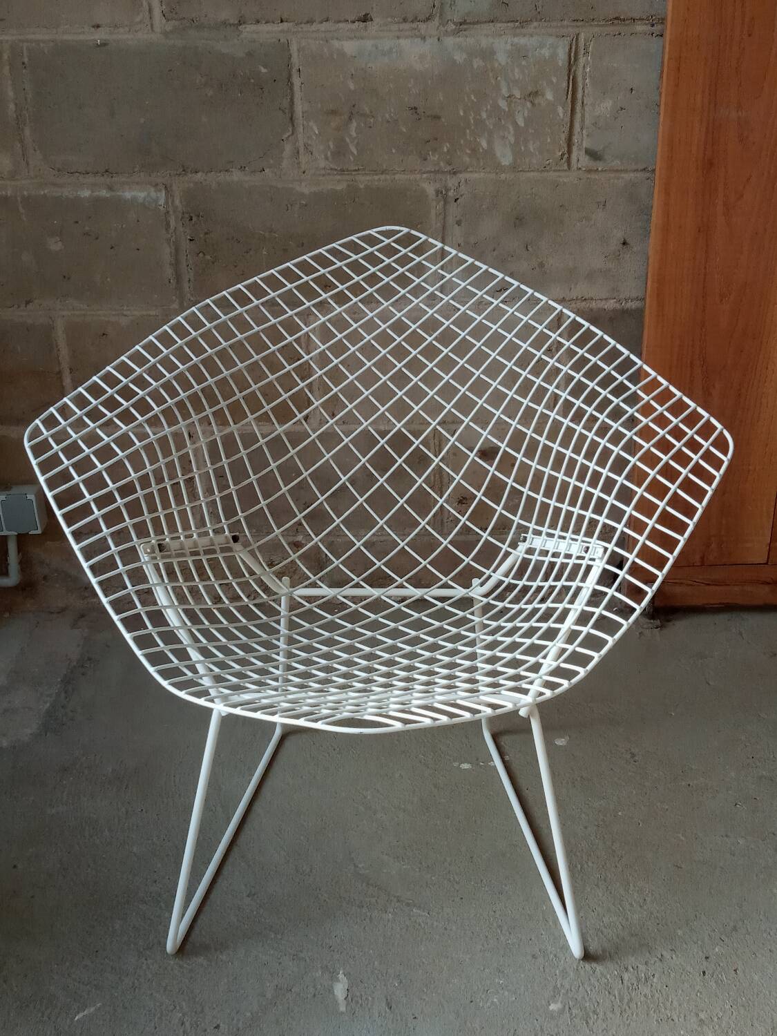 Diamond armchair by Harry Bertoia
