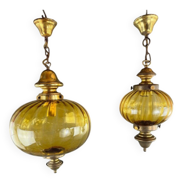 Paire de suspensions lanternes vintage en verre soufflé ambre, xxe siècle