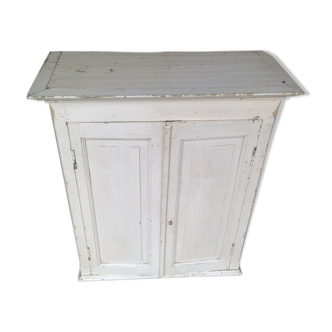Armoire en sapin vintage
