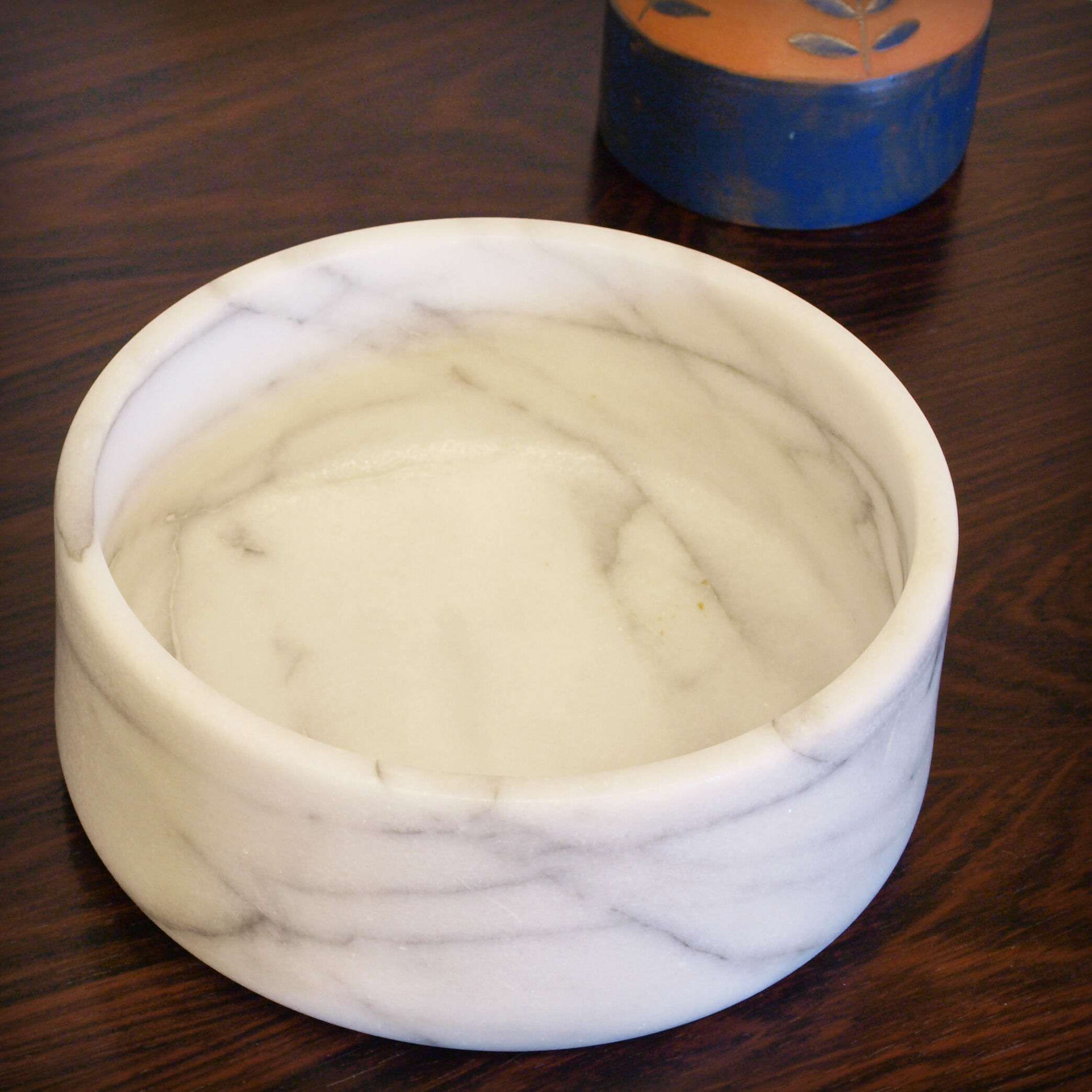 Set of table accessories in Carrara marble