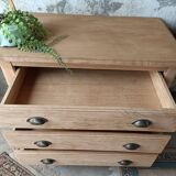 Wooden chest of drawers