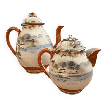 Teapot and milk jug in Japanese Kutani porcelain.