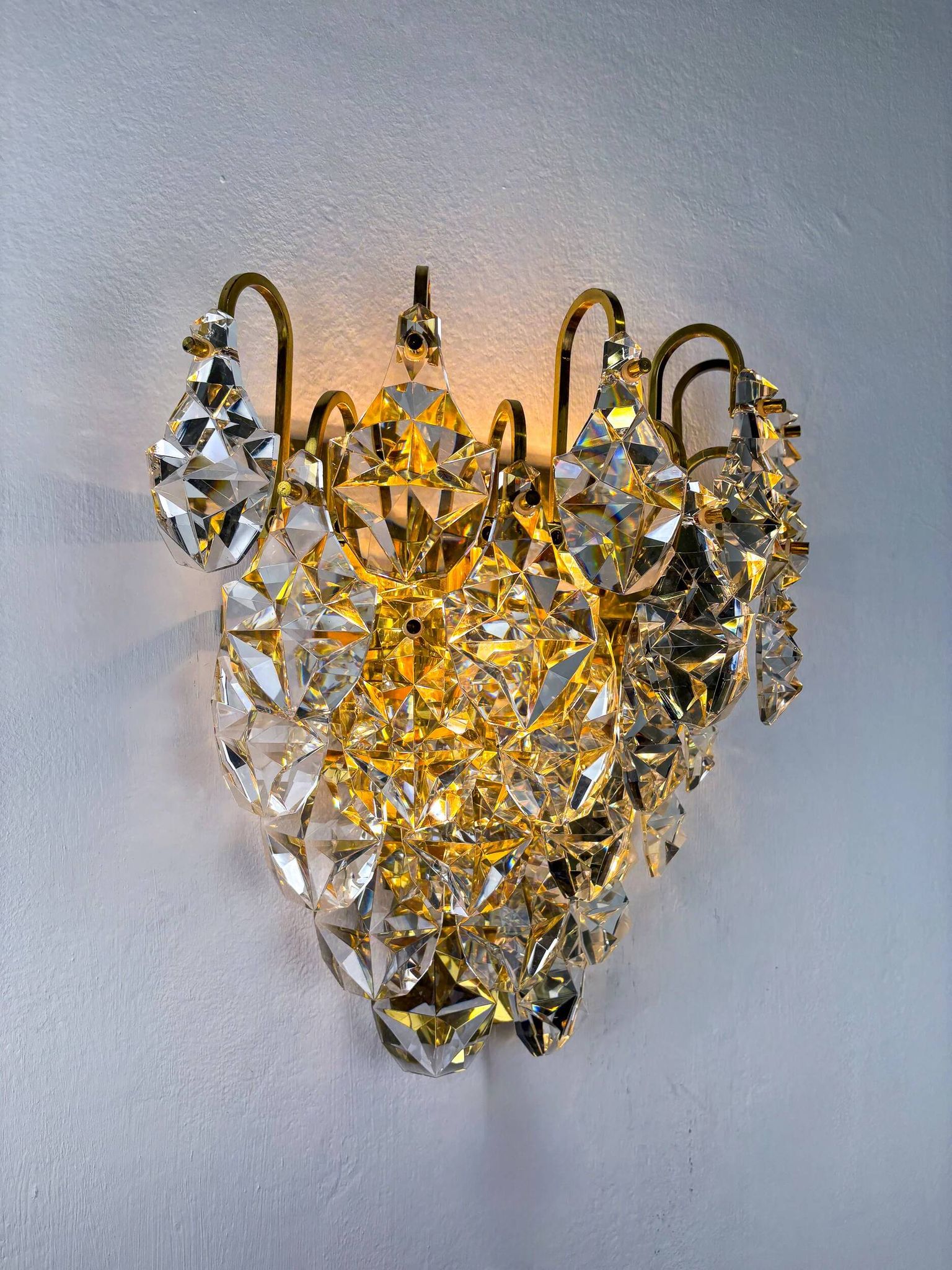 Kinkeldey XL 5-tier cut crystal wall sconce, gilt brass, Germany, 1970s