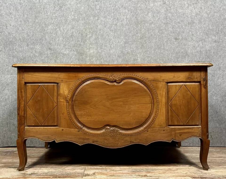 Louis XV period center desk in solid cherry wood circa 1750 Opening in