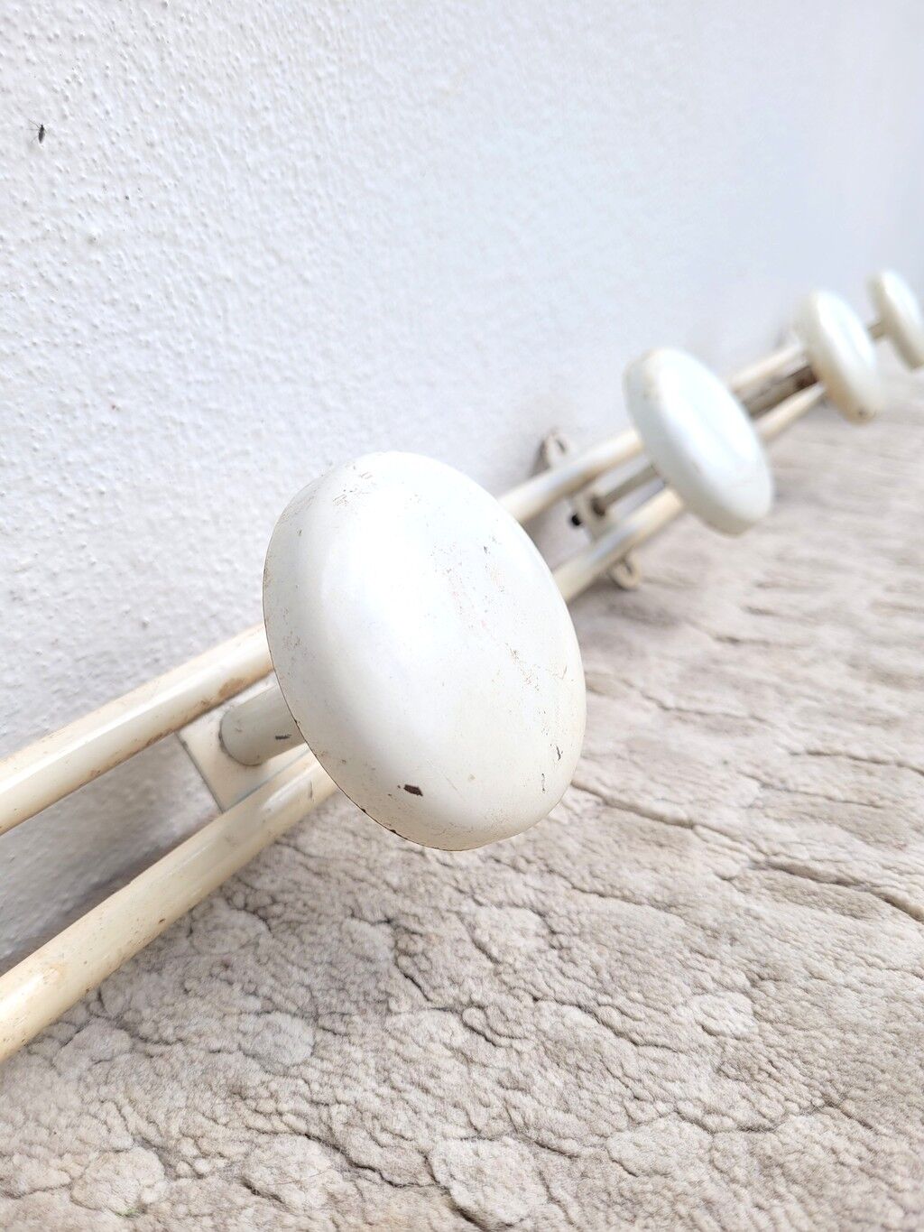 Vintage metal wall coat rack 5p cream