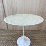 Calacatta Oval Side Table KNOLL
