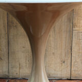 Tulip table